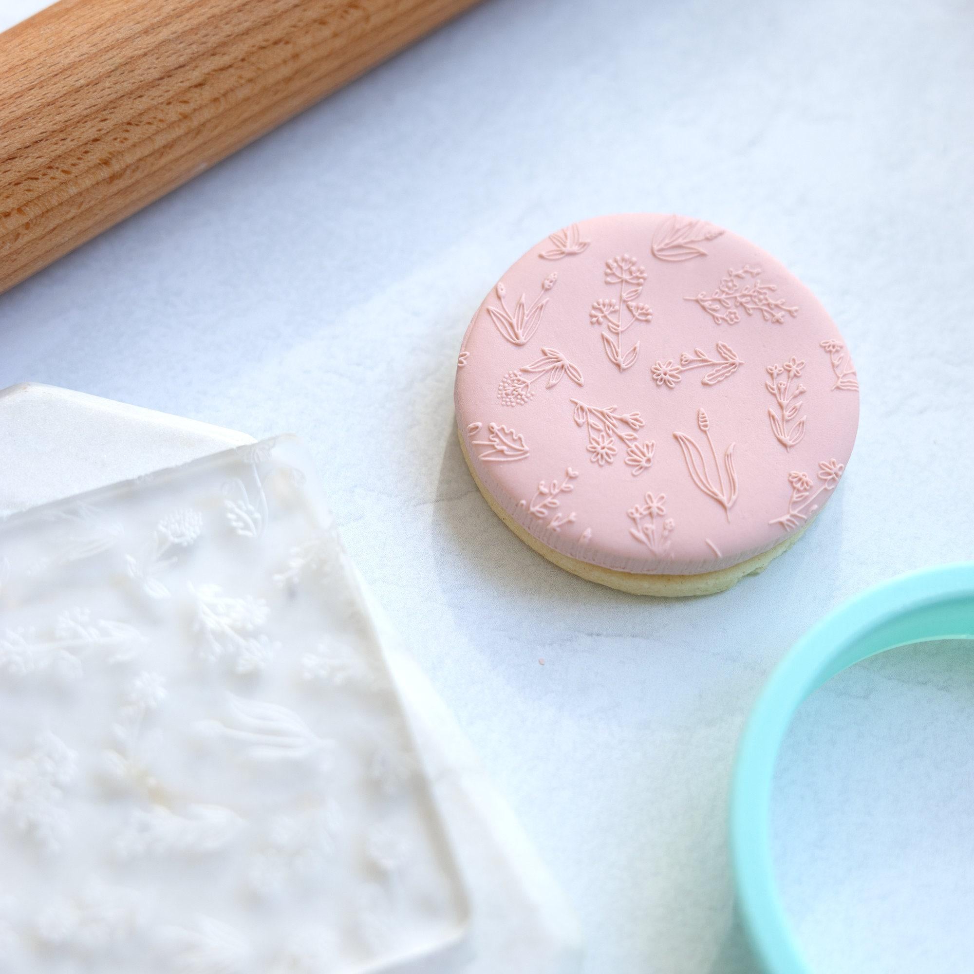 Floral Pattern Acrylic Fondant Embosser With Cutter